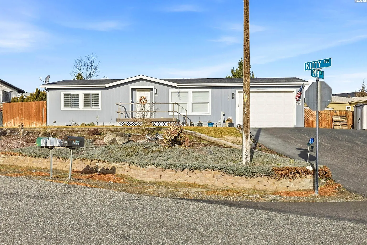 1313 9th St photo 1