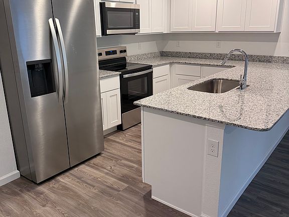 5th image of 11296 Elgin Blvd