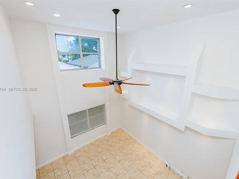 305 S Ketch Dr — Photo 24