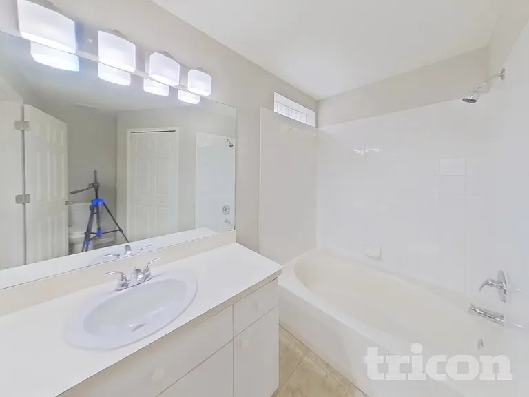 914 Cape Cod Cir — Photo 10