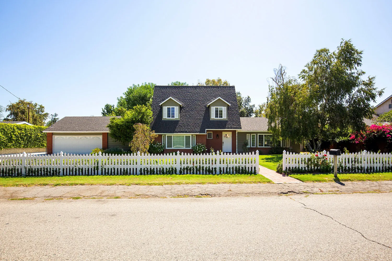 4 bed, 2.5 bath, 2578 sqft, $8,495 — Photo 1