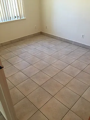 Rented by Metroline Realty | media 20