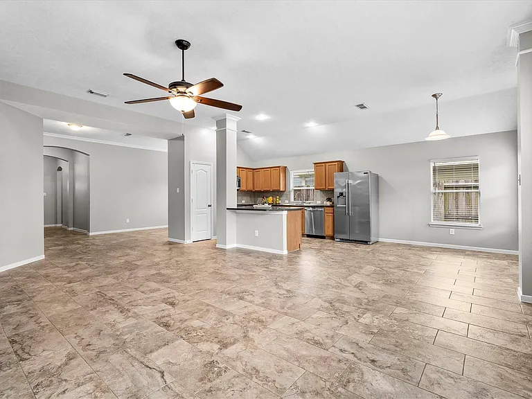 12719 Hart Hollow Ln — Photo 8