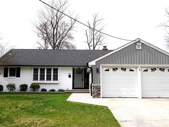 3rd image of 420 Saint Johns Dr