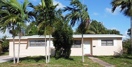 2nd image of 275 NW 194th Ter #275NW194