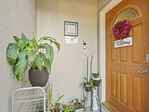 4th image of 998 Hensley Ave