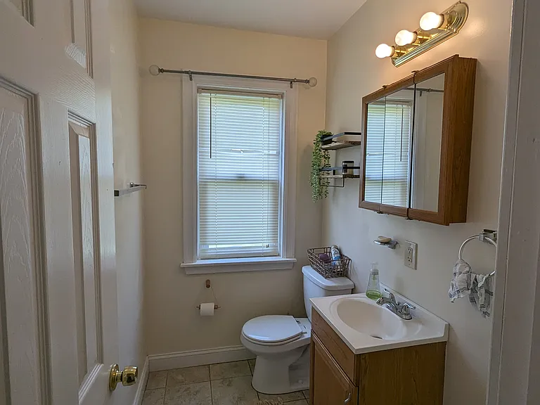 180 Lexington Ave — Photo 15