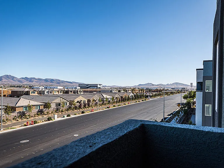 ARISTA APARTMENT HOMES — Photo 29