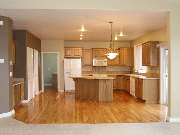 5th image of 2415 S Viewmont Dr