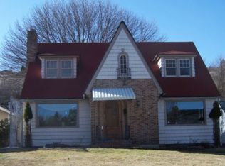 704 S Lake St, Colfax, WA 99111