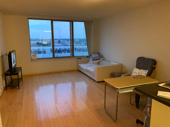 2726 Gallows Rd APT 901, Vienna, VA 22180