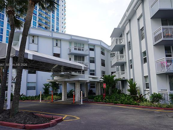 4th image of 1913 S Ocean Dr APT 405