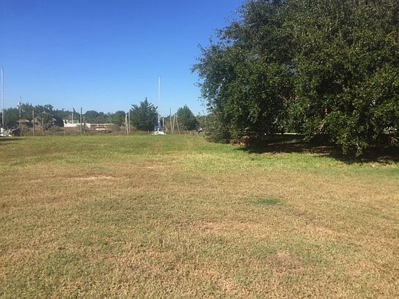 3rd image of Royster Dr
