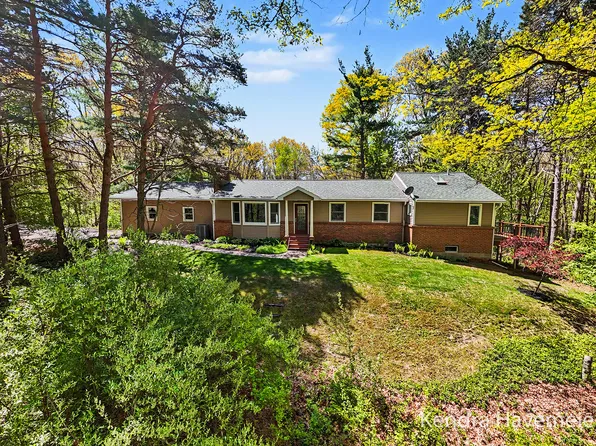 8261 Bush Dr NE, Rockford, MI 49341