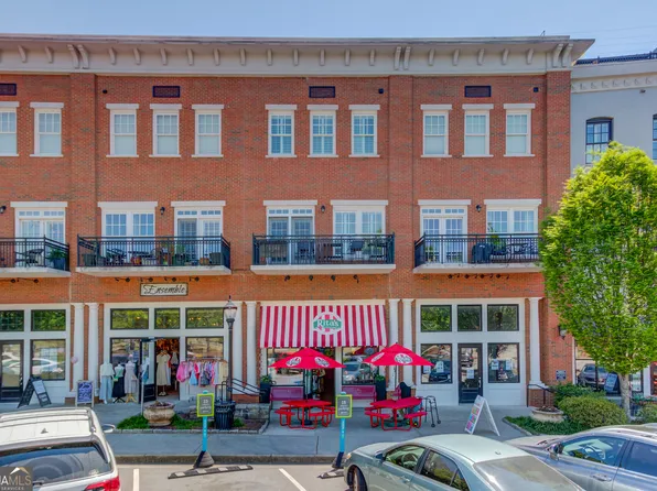340 Town Center Ave Unit 206, Suwanee, GA 30024