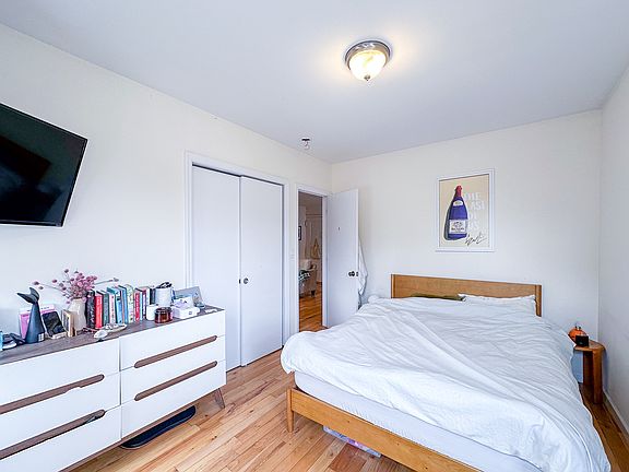 4th image of 344 E 6th St APT 4C