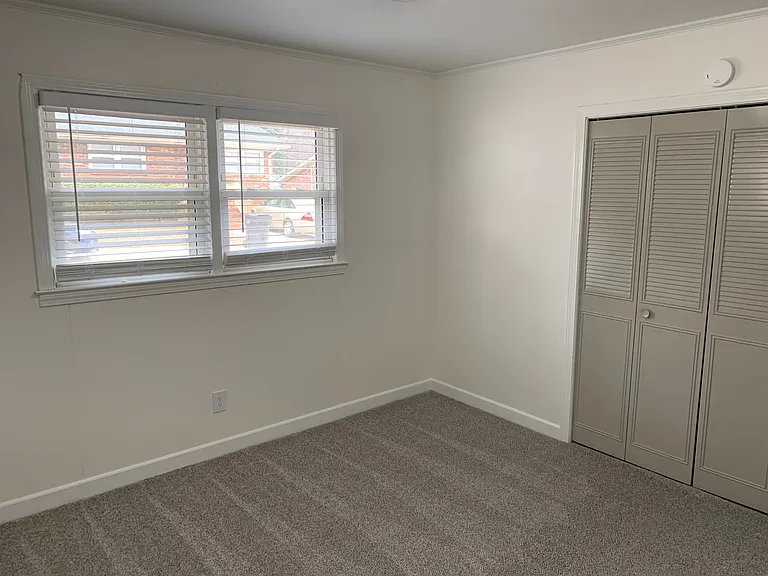 Room 1 (2) Room 1 (2)