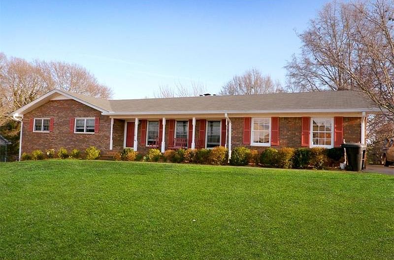 1st image of 150 Moores Dr