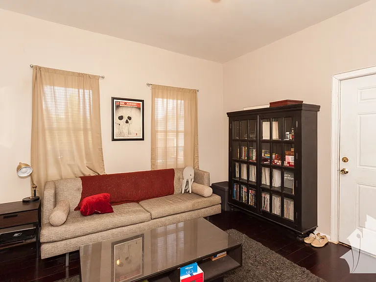 1927 N Kedzie Ave #1R — Photo 7