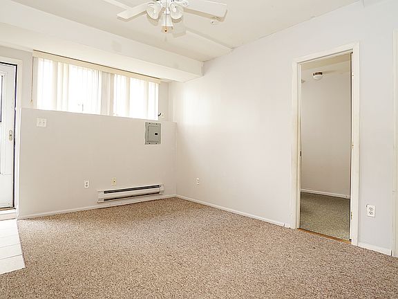 3rd image of 904 Rockland Ave Floor Basement