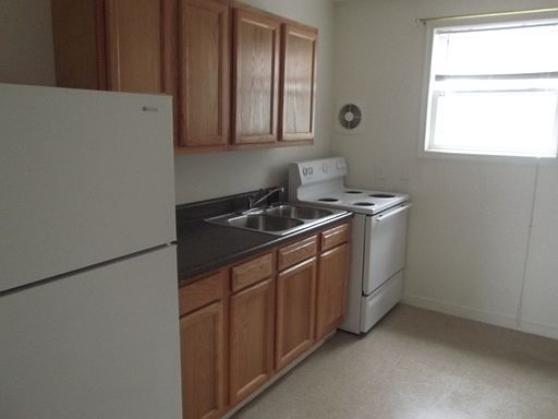 3rd image of 4301 North Ave APT B