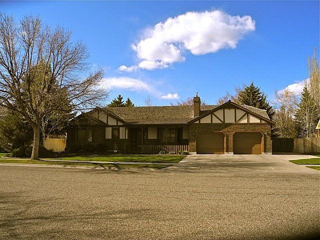 1st image of 161 Brookside Dr