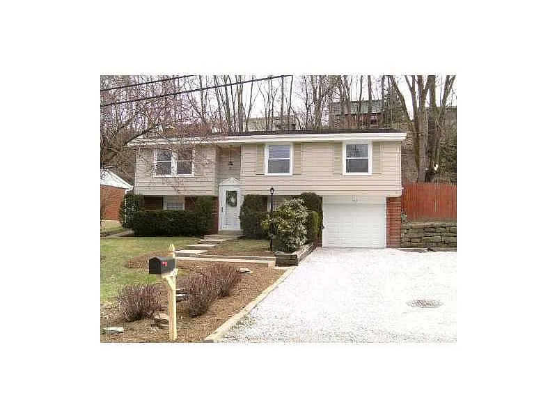792 Cedarwood Dr photo 1