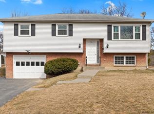 1 Eckman Pl, Rensselaer, NY 12144