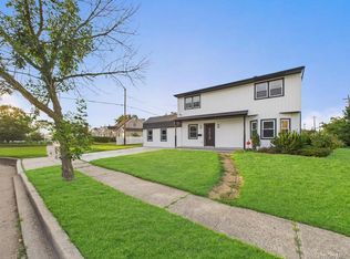 49 Griddle Ln, Levittown, NY 11756