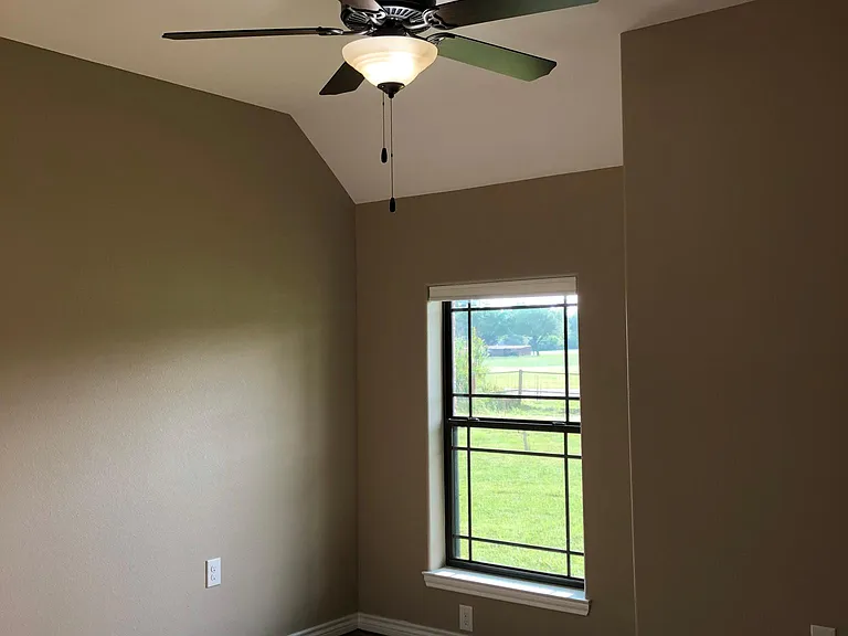 102 Elkhorn Dr — Photo 9