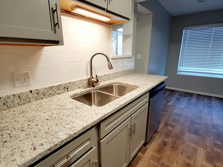 Sugarbush Apartments — Photo 52
