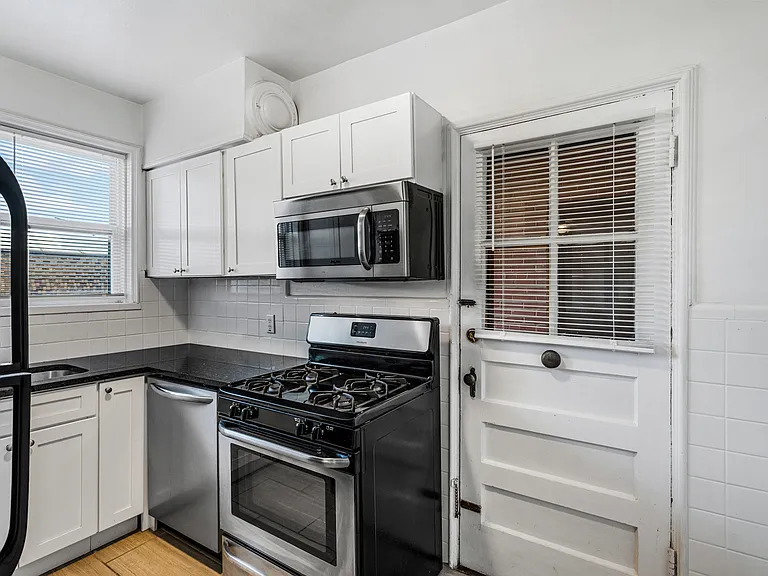 7539 Byron Pl #3W — Photo 10