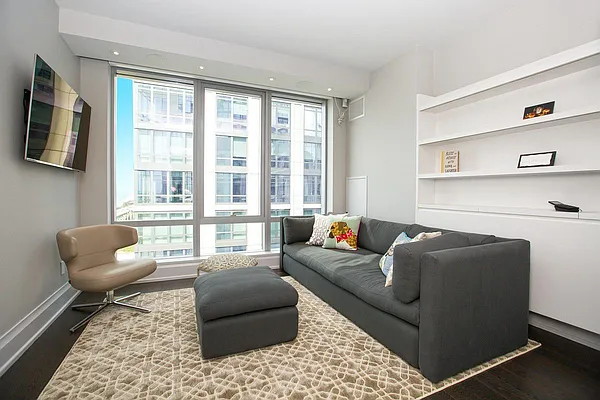 Rented by BLU Real Estate | media 37