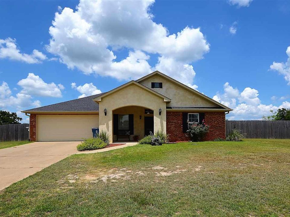 1st image of 837 Greenwood Cir