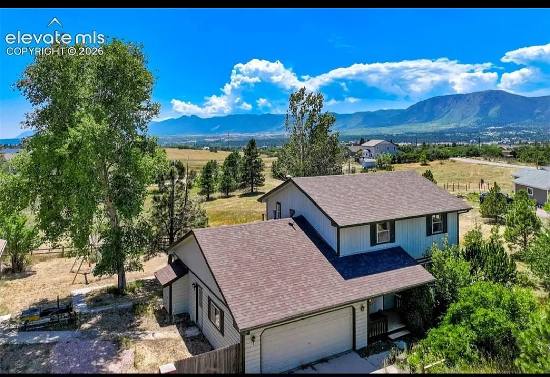 3 bed, 1900 sqft, $2,800 — Photo 1