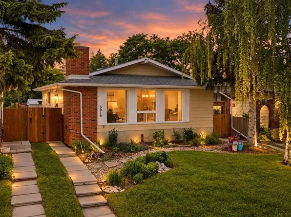 3016 E Cedar Ridge Dr SW, Calgary, AB T2W 1X6