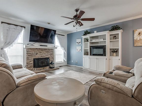 4th image of 15401 NW Cyndelyn Dr