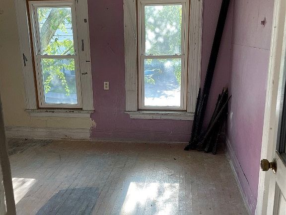 4th image of 512 Chenango St