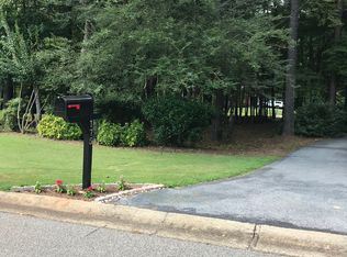 175 Longwood Ln, Newnan, GA