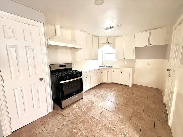 914 Bunton St #914 — Photo 9