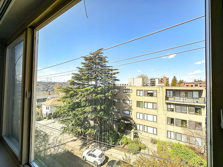 Mercer Vista Apartments — Photo 18
