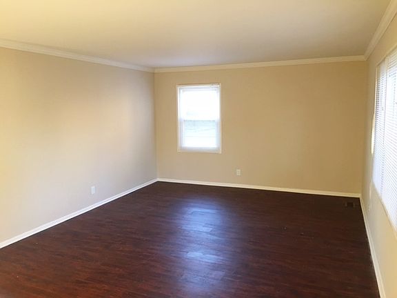 4th image of 3743 N Roseway Ln