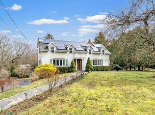 390 Warner Hill Rd, Stratford, CT 06614