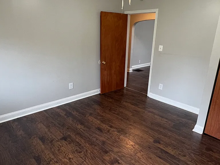 1051 Desoto Rd — Photo 10
