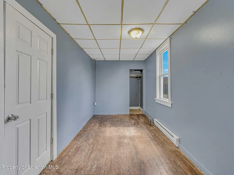 1019 S Webster Ave — Photo 8