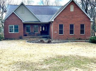 2520 Sugarloaf Dr, Vincennes, IN 47591