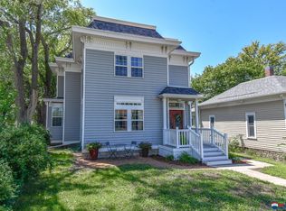 409 S 7th St, Beatrice, NE 68310