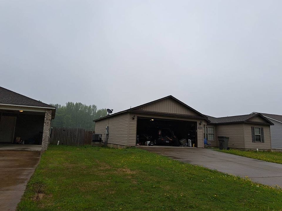 2nd image of 511 Elizabeth Dr