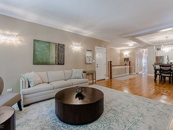 4th image of 1413 W Cuyler Ave APT 1W