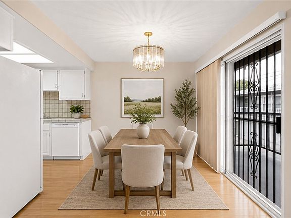 5th image of 923 E Ocean Blvd Unit 5